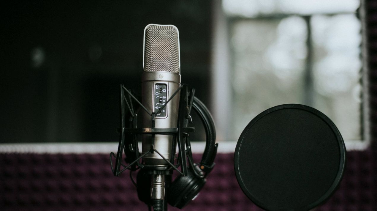 Kun s-kirjaimet viilsivät: Annan podcast ja pop-suojan oikea paikka